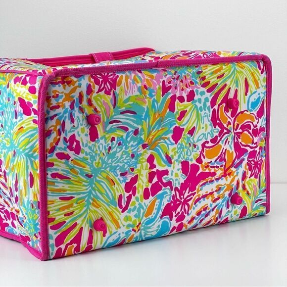 Lilly Pulitzer Insulated Beach Cooler Spot Ya Pink Colorway - Picture 7 of 10